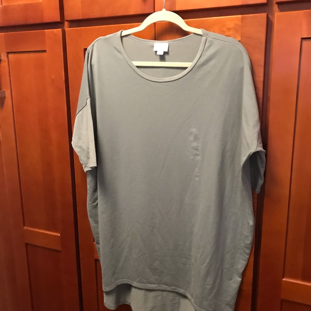 LuLaRoe - Irma top sz M